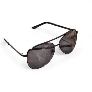 Quay Black Sunglasses Vivienne 126, Lens Cat 3 Like New